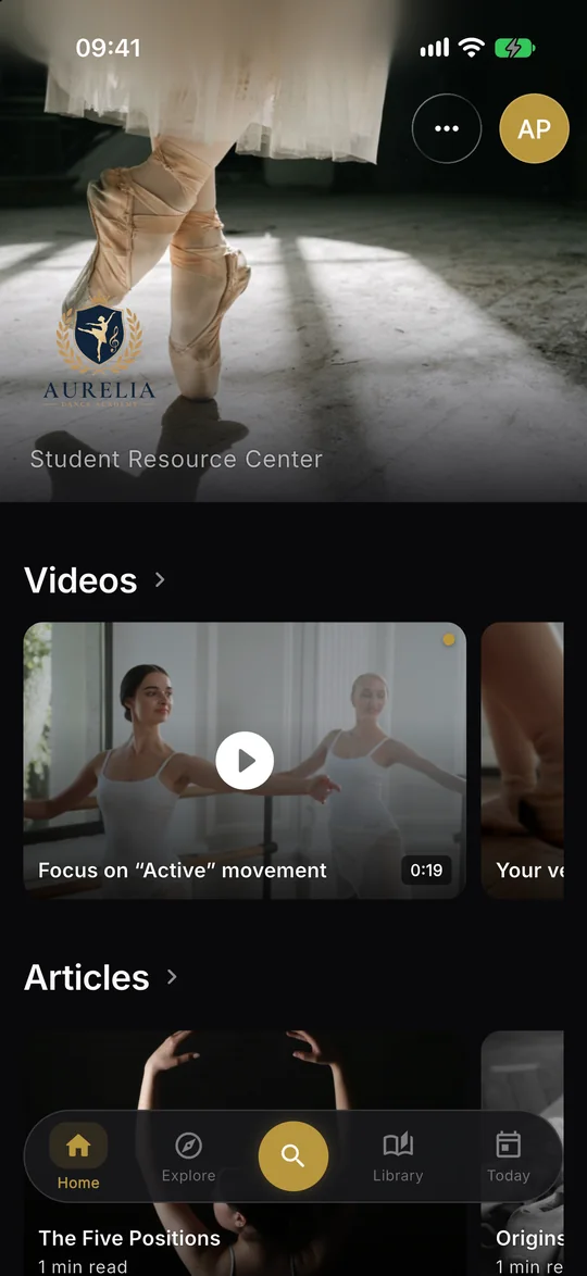 C3NTR Home screen for a dance school